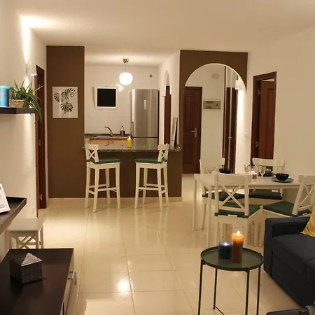 Costa Adeje Vi * أذيخي